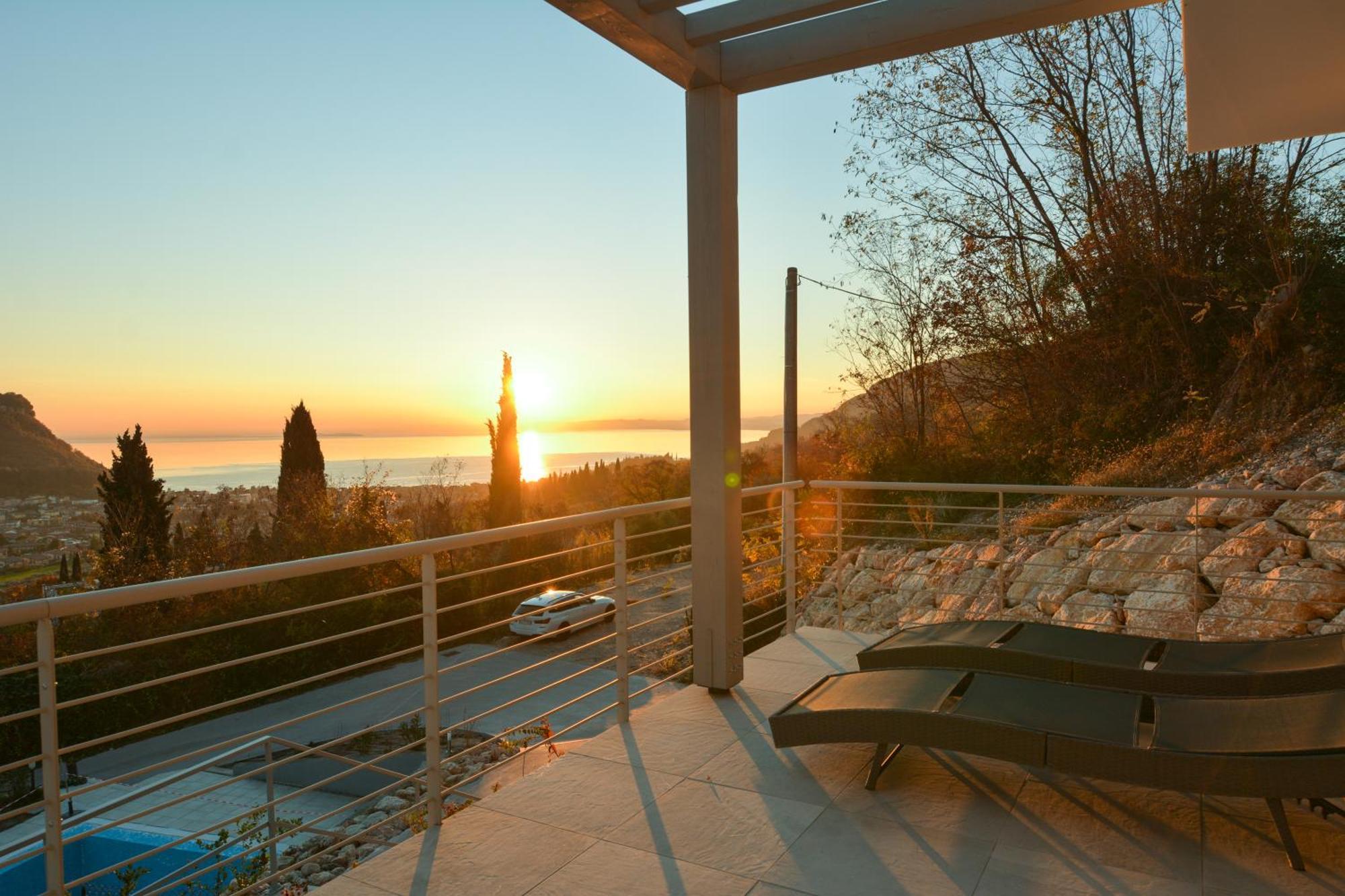 Sunset Lodge - Enjoy Holiday Гарда Экстерьер фото