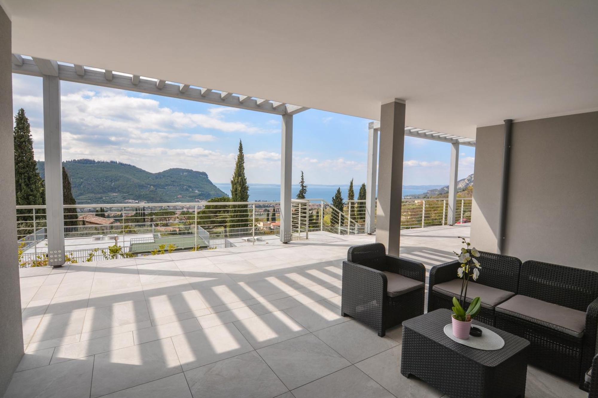 Sunset Lodge - Enjoy Holiday Гарда Экстерьер фото